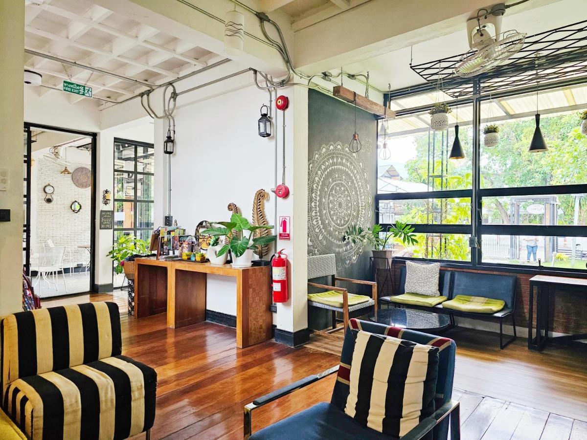 Sherloft Home & Hostel Chiang Mai Eksteriør bilde