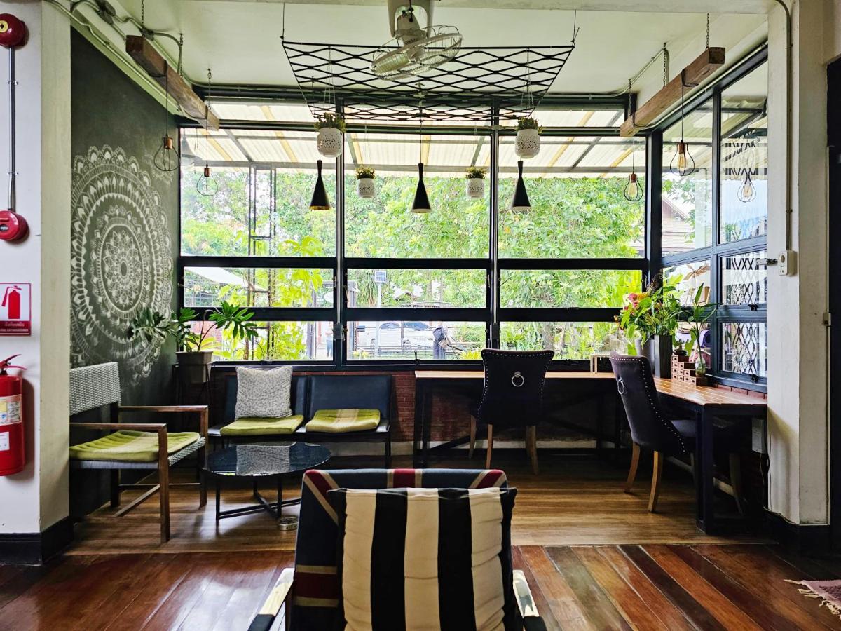 Sherloft Home & Hostel Chiang Mai Eksteriør bilde