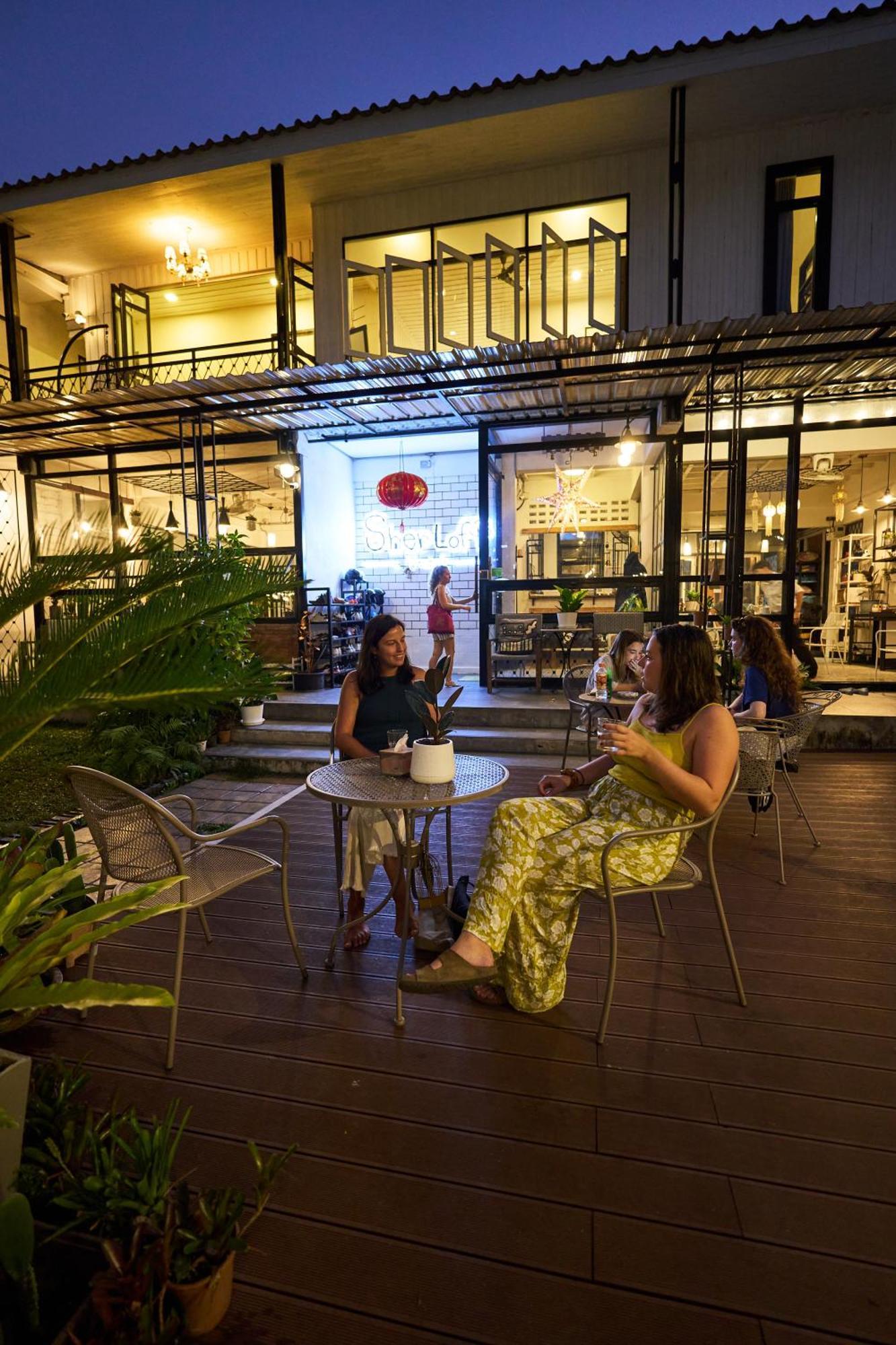 Sherloft Home & Hostel Chiang Mai Eksteriør bilde