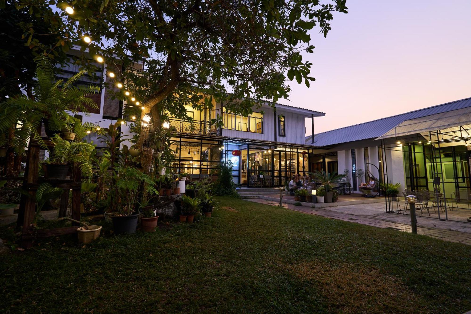Sherloft Home & Hostel Chiang Mai Eksteriør bilde