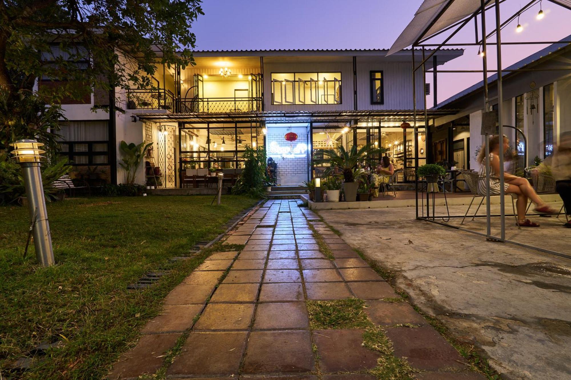 Sherloft Home & Hostel Chiang Mai Eksteriør bilde