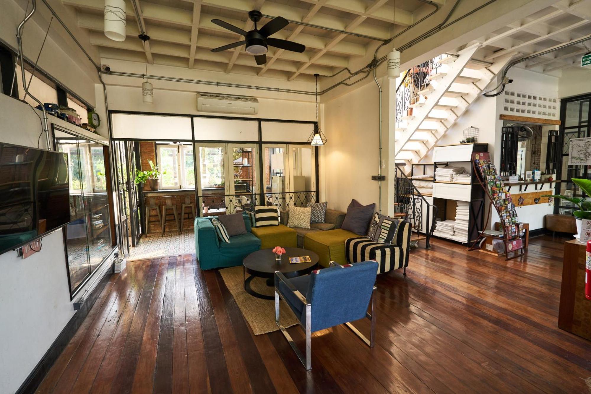 Sherloft Home & Hostel Chiang Mai Eksteriør bilde