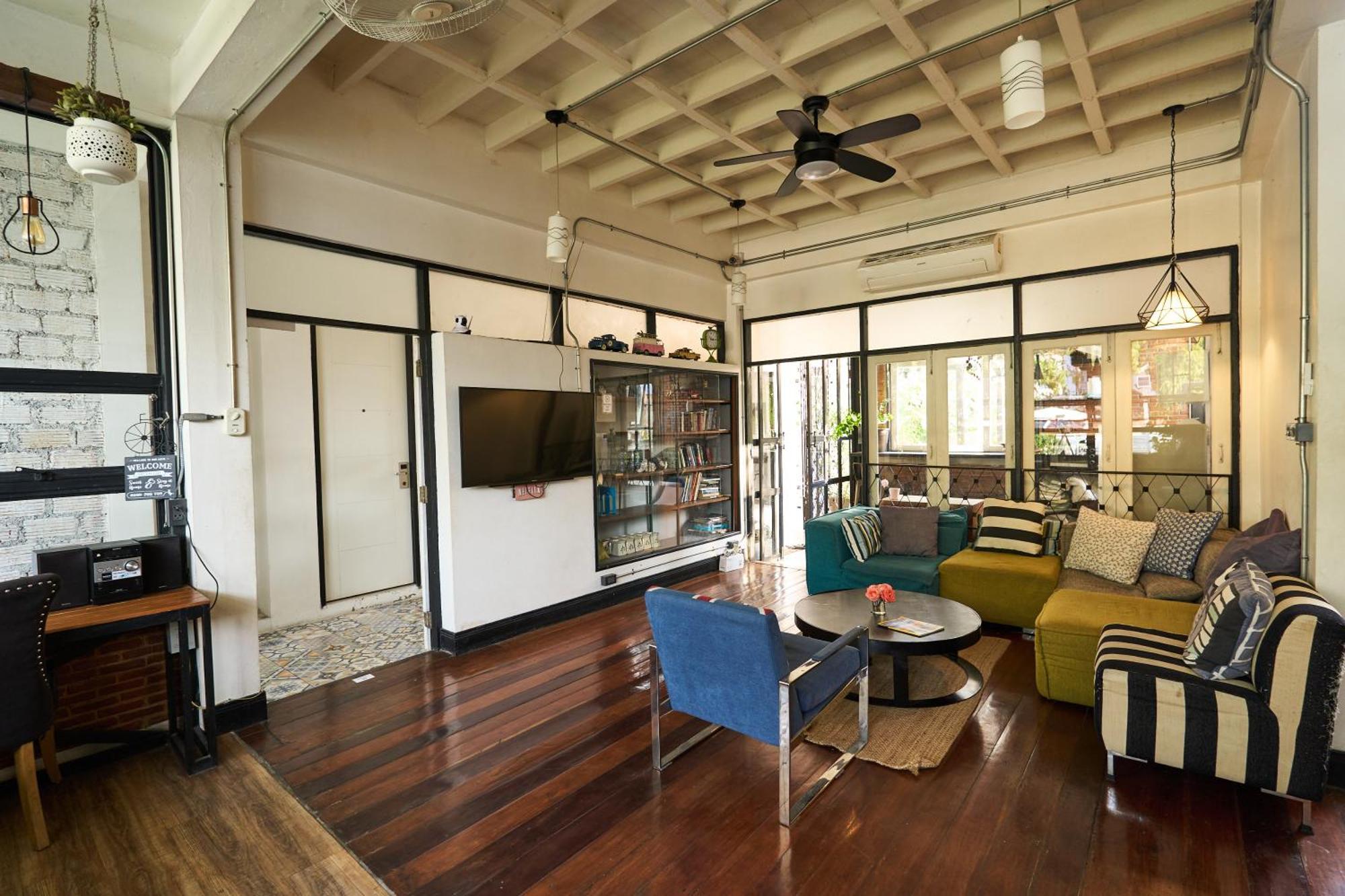 Sherloft Home & Hostel Chiang Mai Eksteriør bilde