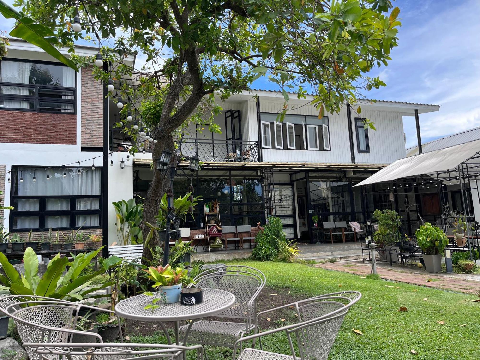 Sherloft Home & Hostel Chiang Mai Eksteriør bilde