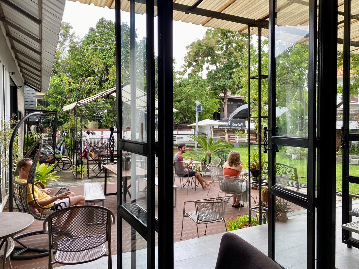 Sherloft Home & Hostel Chiang Mai Eksteriør bilde