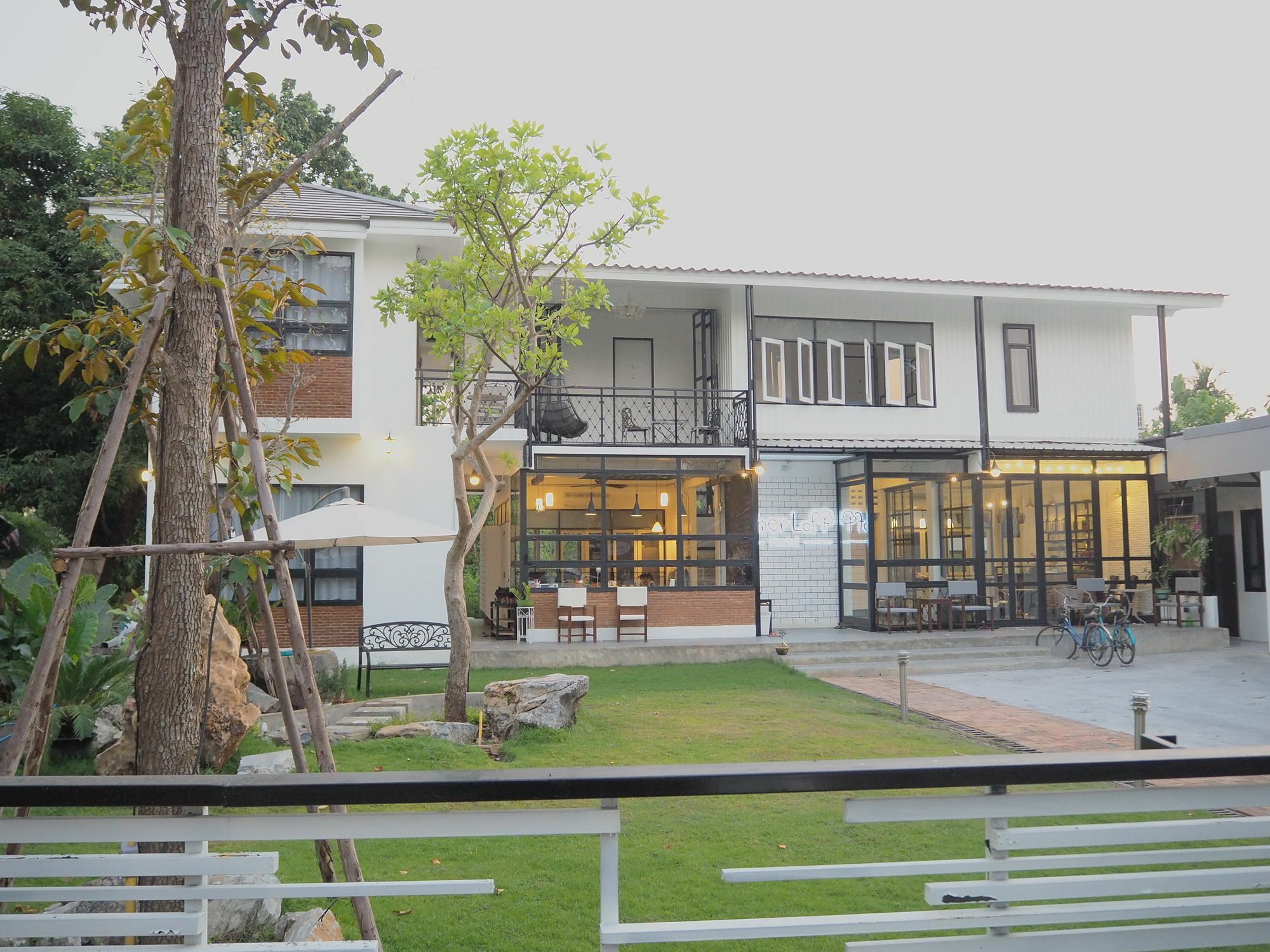 Sherloft Home & Hostel Chiang Mai Eksteriør bilde