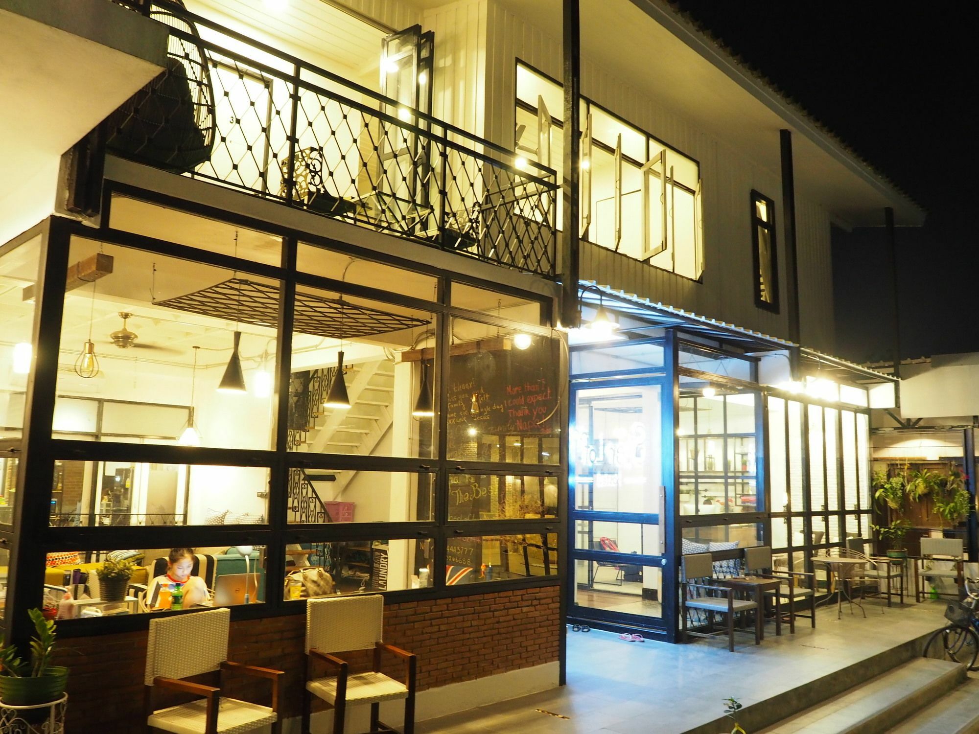 Sherloft Home & Hostel Chiang Mai Eksteriør bilde
